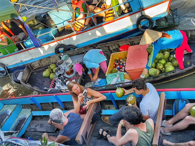 Cai Rang Floating Market (chợ nổi Cái Răng, Cần Thơ)
