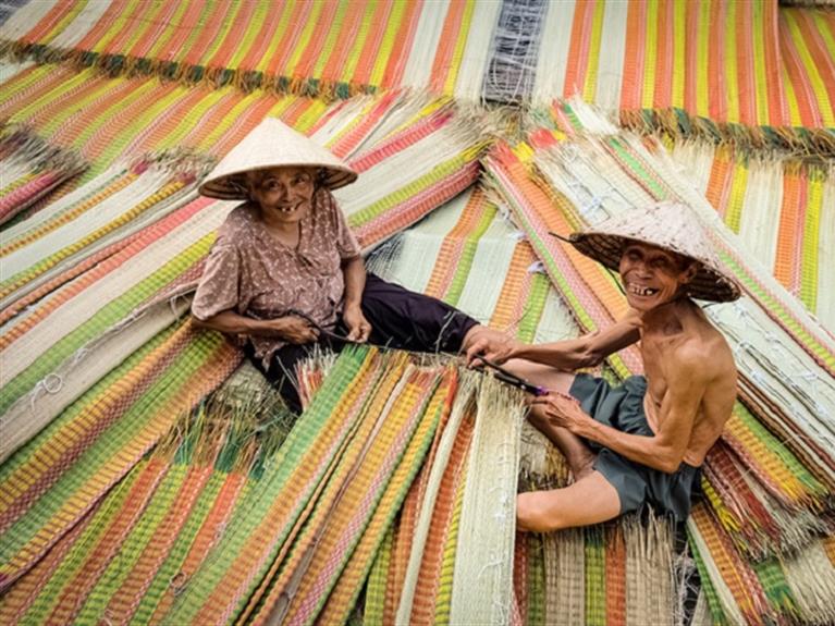 The Mat Weaving Village More Than A Century In Dong Thap