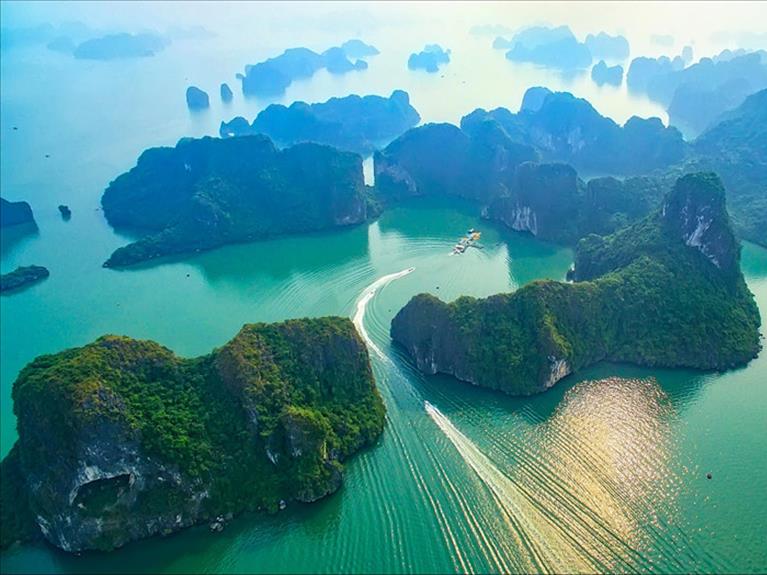 HA LONG BAY